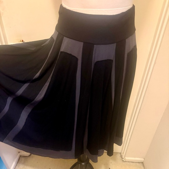 Black and Charcoal Midi Skirt - Picture 3 of 3